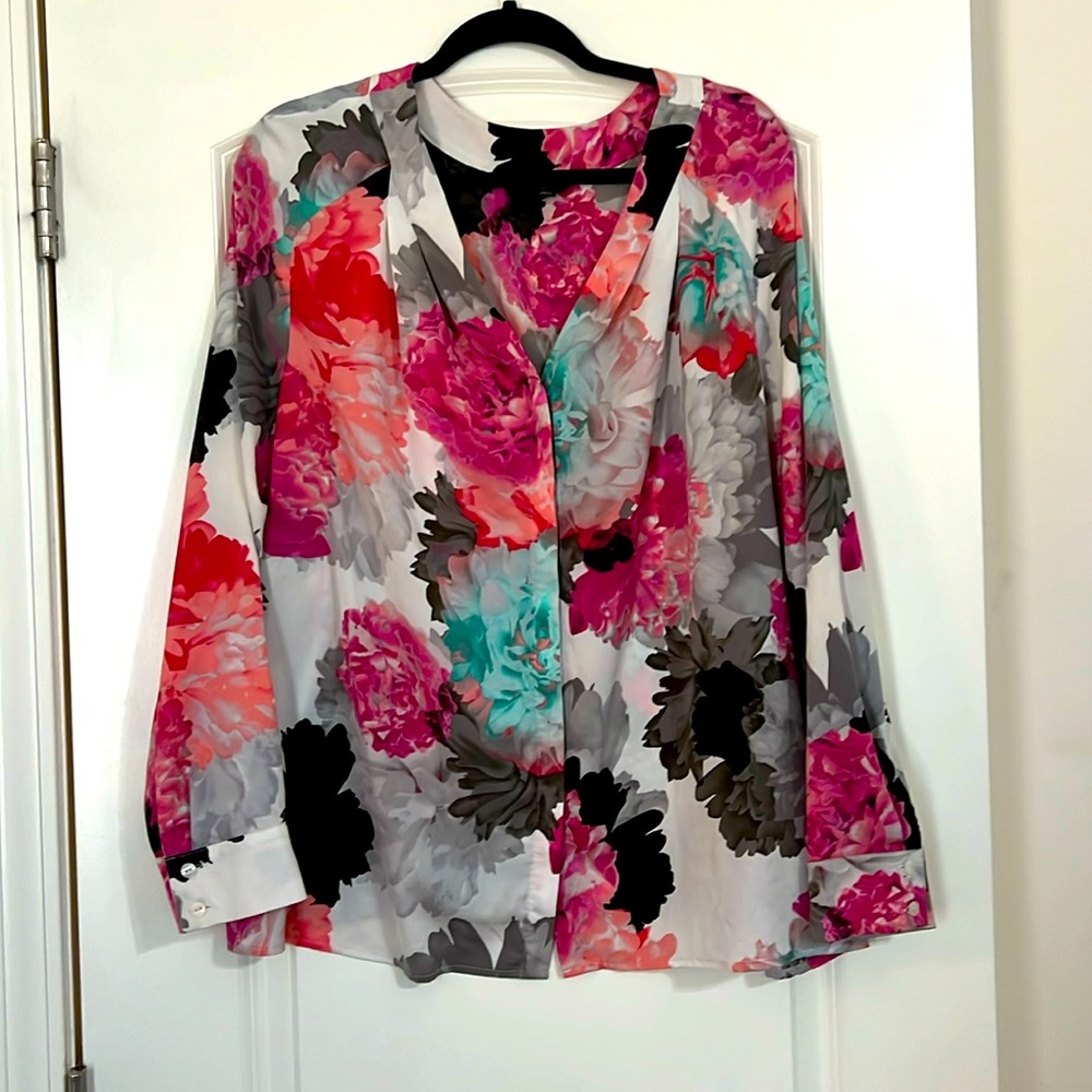 Worthington Women’s button down blouse